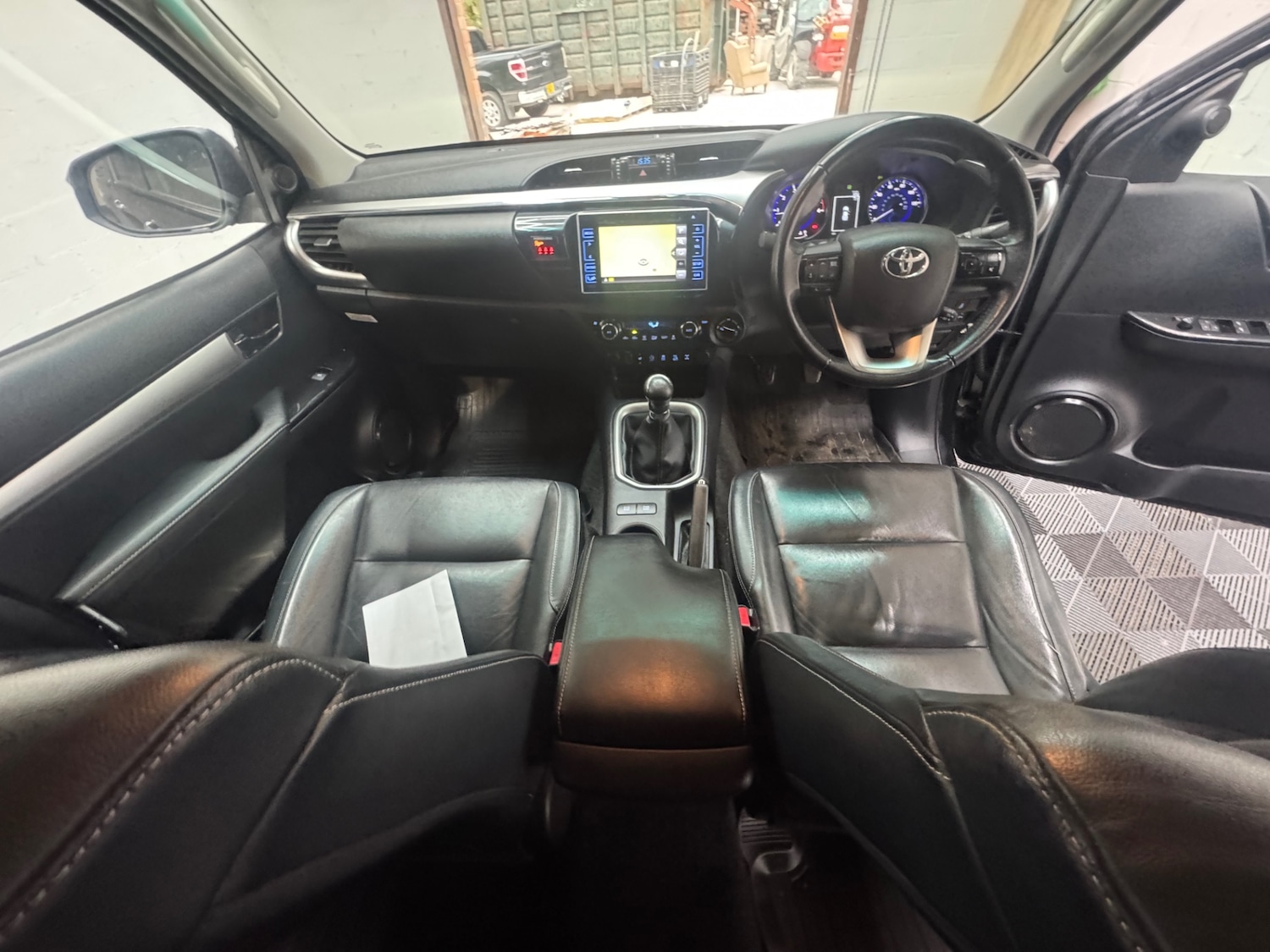 Used Toyota Hilux 2017 for sale - 76277117: Photo 21