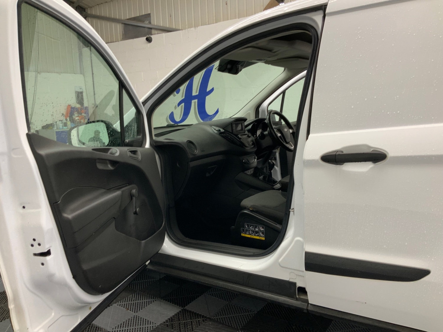 Used Ford Transit Courier 2020 for sale - 77261219: Photo 14