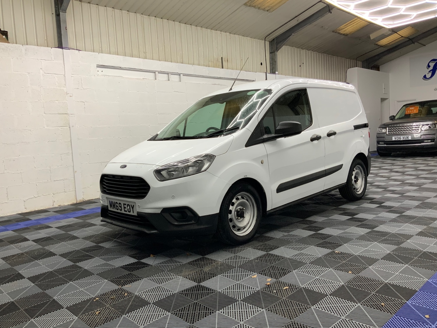 Used Ford Transit Courier 2020 for sale - 77261219: Photo 3