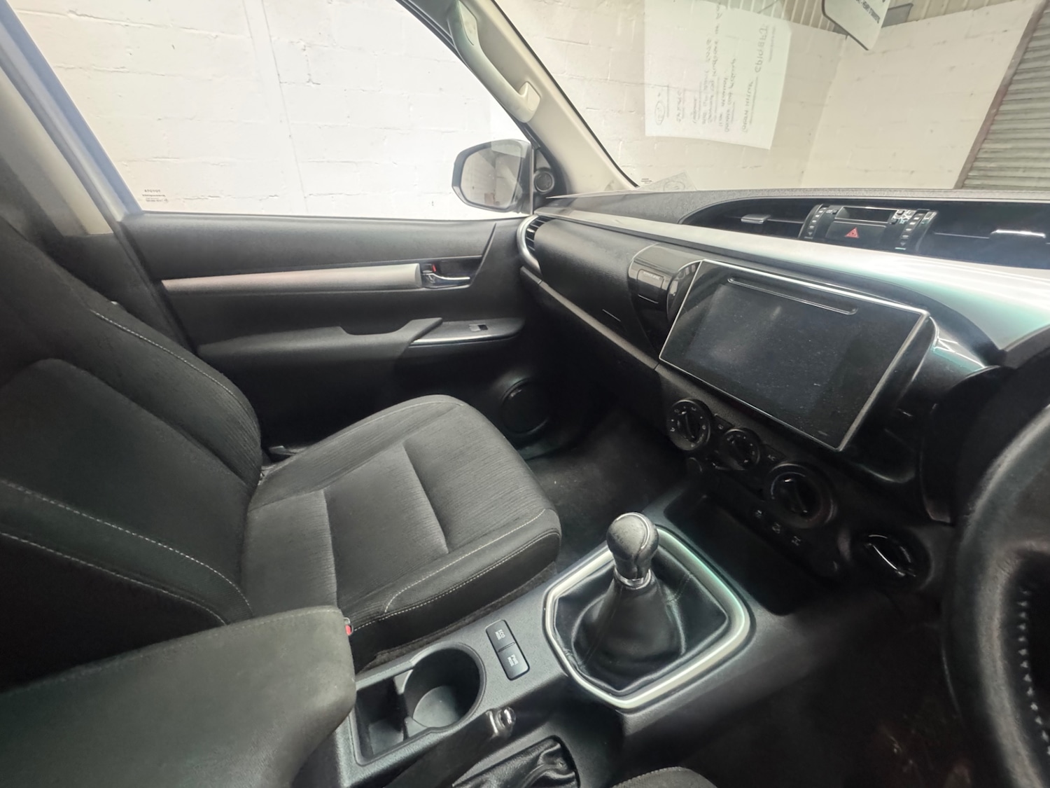 Used Toyota Hilux 2019 for sale - 76921015: Photo 14