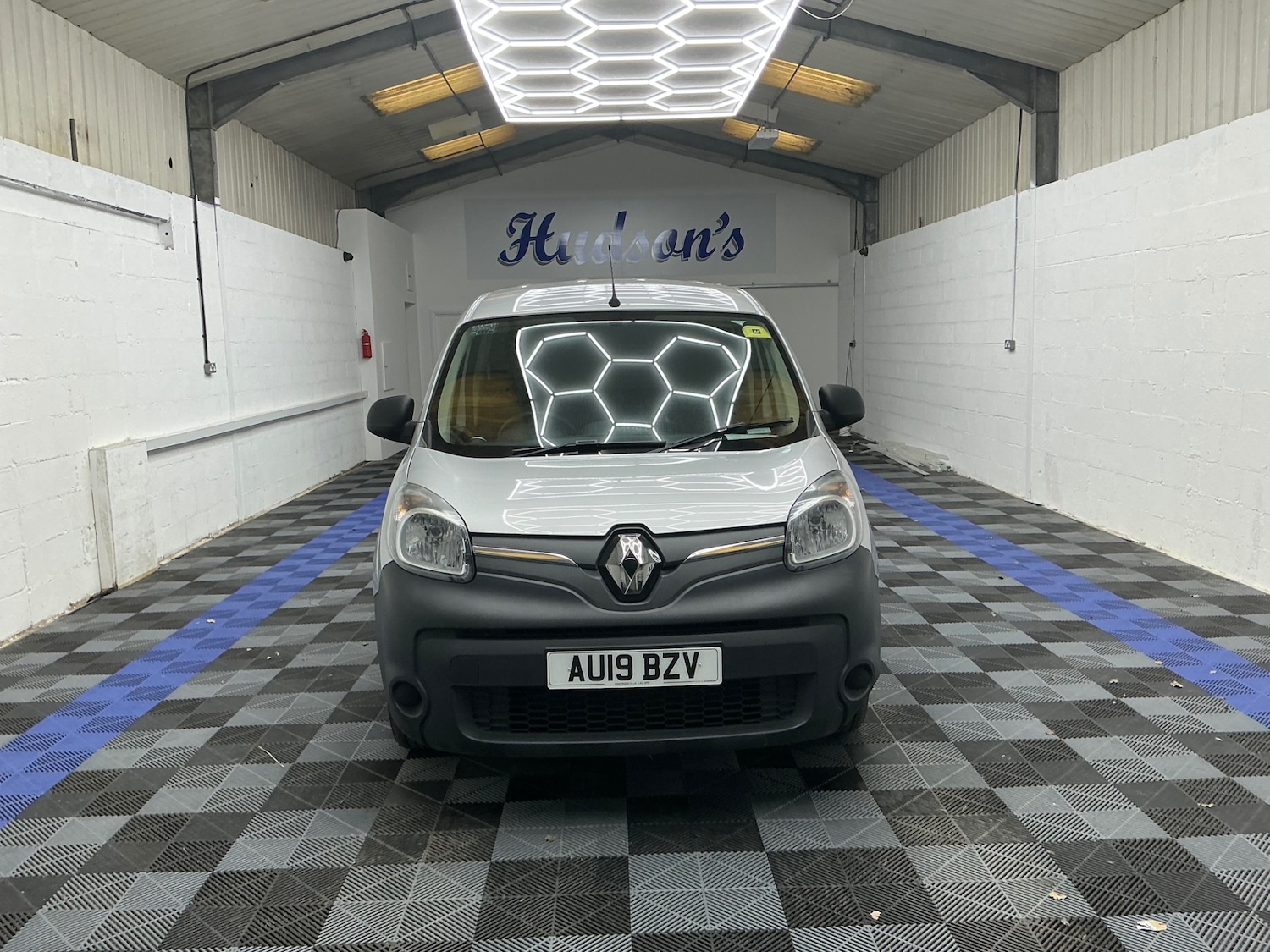 Used Renault Kangoo 2019 for sale - 77818245: Photo 2
