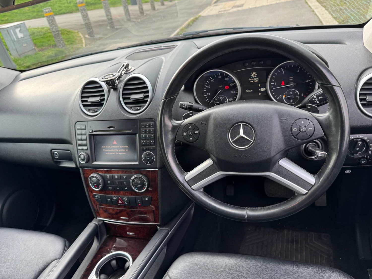 Used Mercedes-Benz M Class 2010 for sale - 76485645: Photo 15