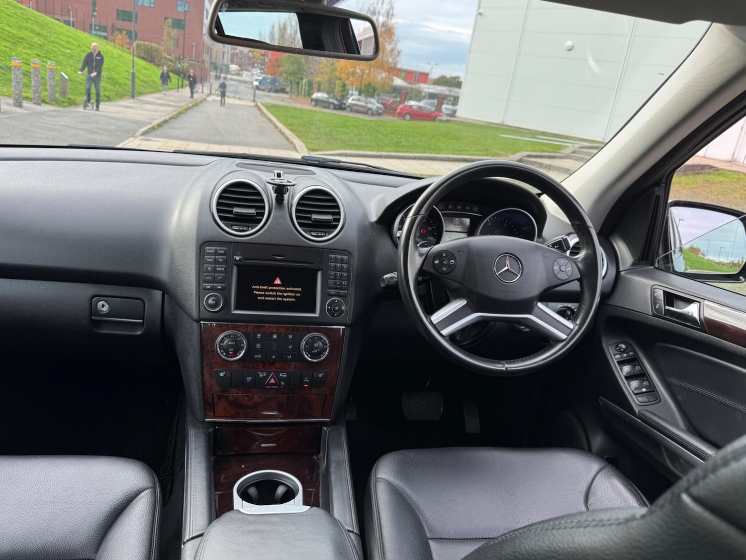 Used Mercedes-Benz M Class 2010 for sale - 76485645: Photo 9