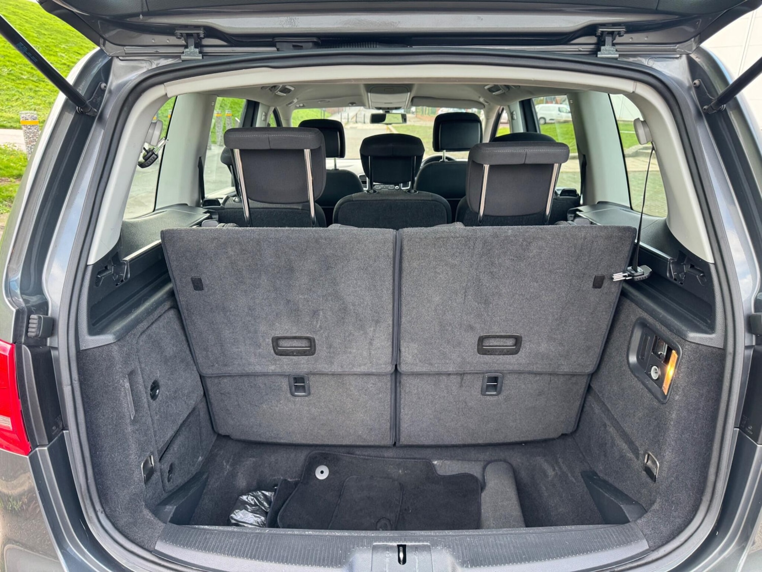 Used Volkswagen Sharan 2015 for sale - 77050266: Photo 3