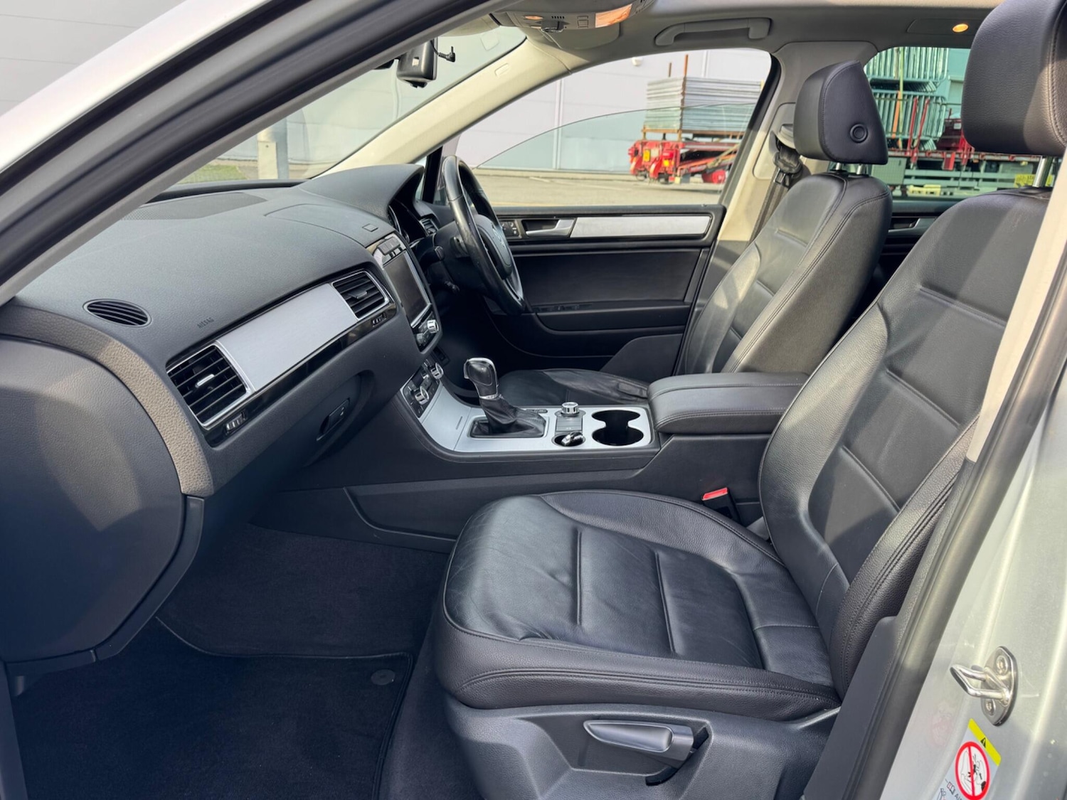 Used Volkswagen Touareg 2013 for sale - 76422106: Photo 11