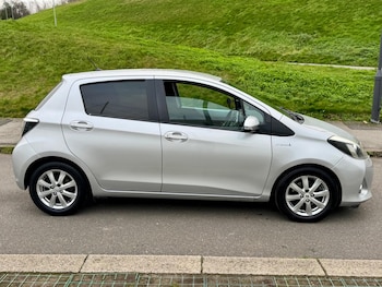 Used Toyota Yaris 2012 for sale - 77074863: Photo