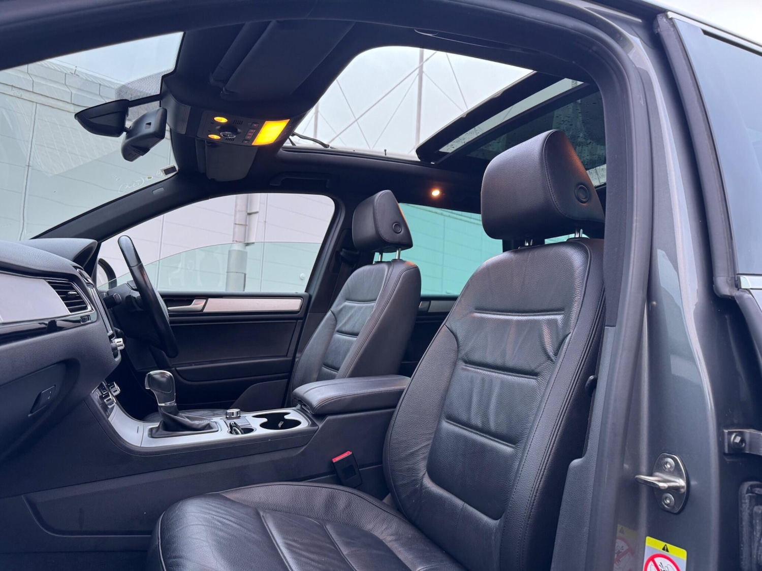 Used Volkswagen Touareg 2013 for sale - 77020828: Photo 2