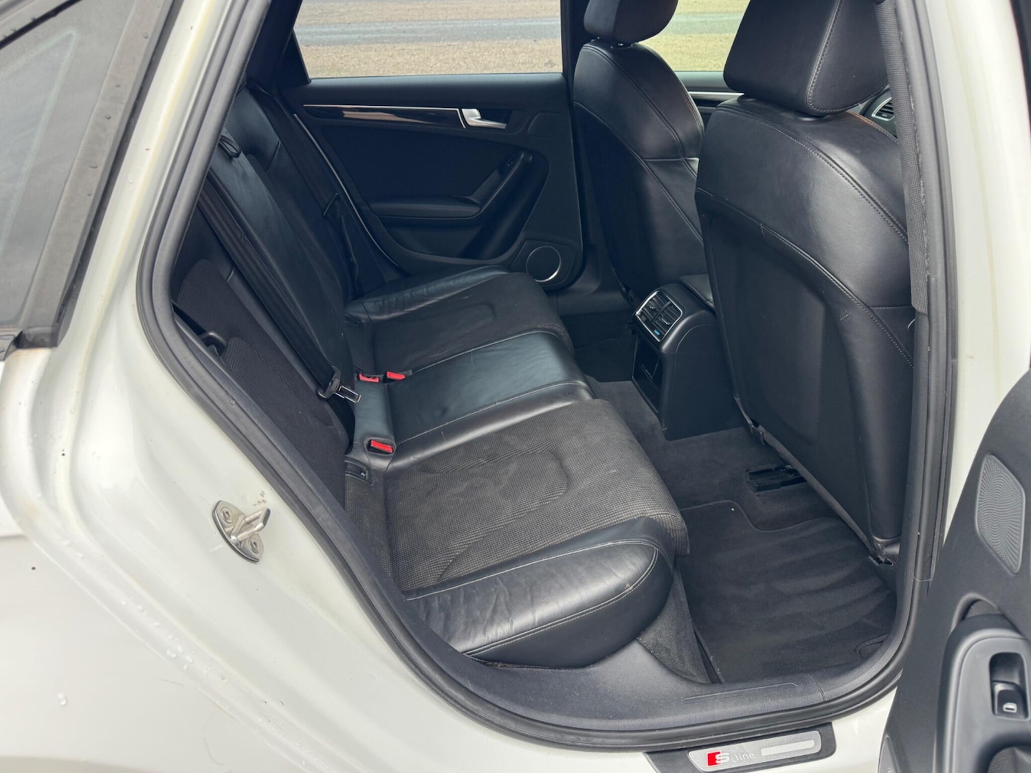 Used Audi A4 2011 for sale - 76549154: Photo 11