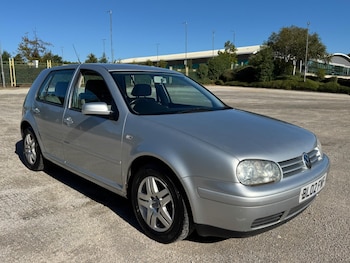 Used Volkswagen Golf 2002 for sale - 76060340: Photo