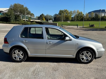 Used Volkswagen Golf 2002 for sale - 76060340: Photo
