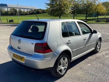 Used Volkswagen Golf 2002 for sale - 76060340: Photo