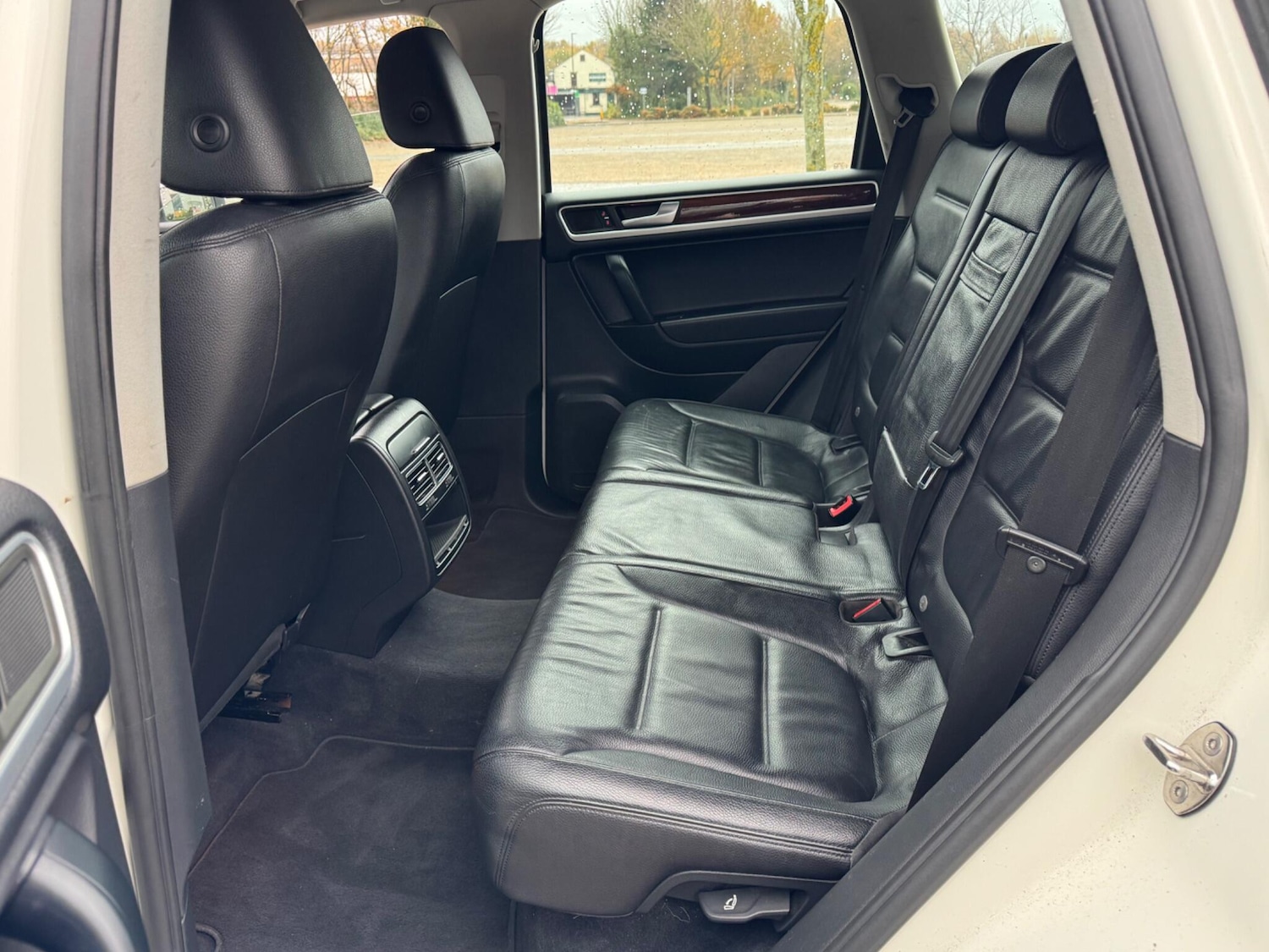 Used Volkswagen Touareg 2011 for sale - 76549312: Photo 11