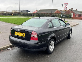 Used Volkswagen Passat 2004 for sale - 77074752: Photo