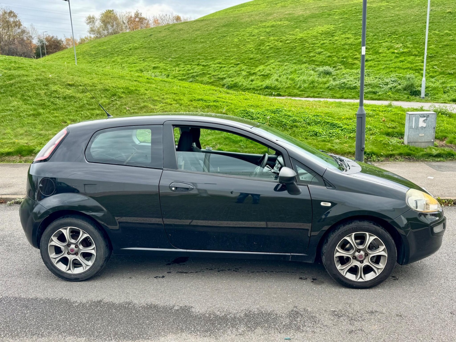 Used Fiat Punto Evo 2011 for sale - 76550980: Photo 2