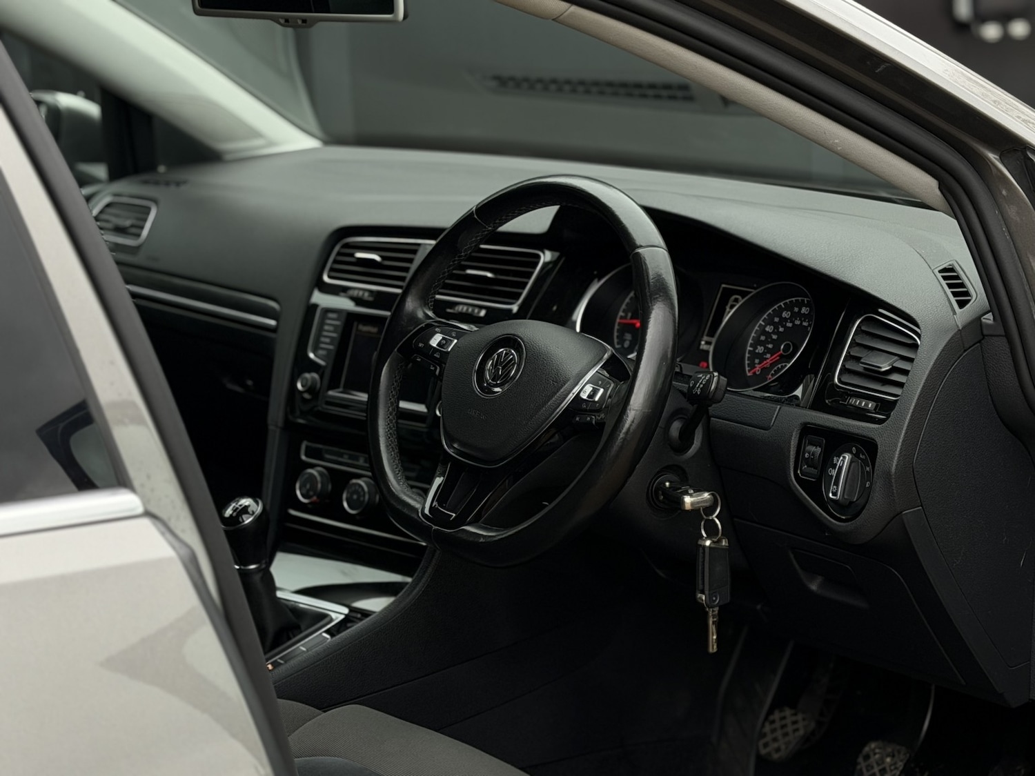 Used Volkswagen Golf 2014 for sale - 76643377: Photo 62