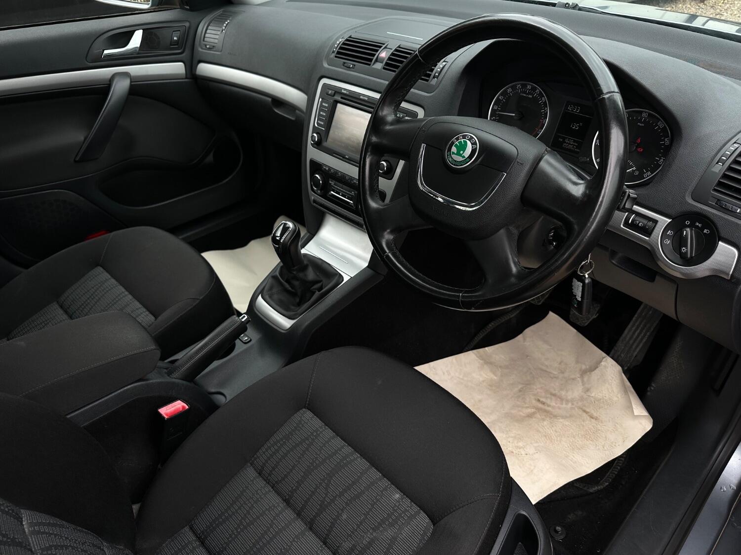 Used Skoda Octavia 2012 for sale - 76618679: Photo 2