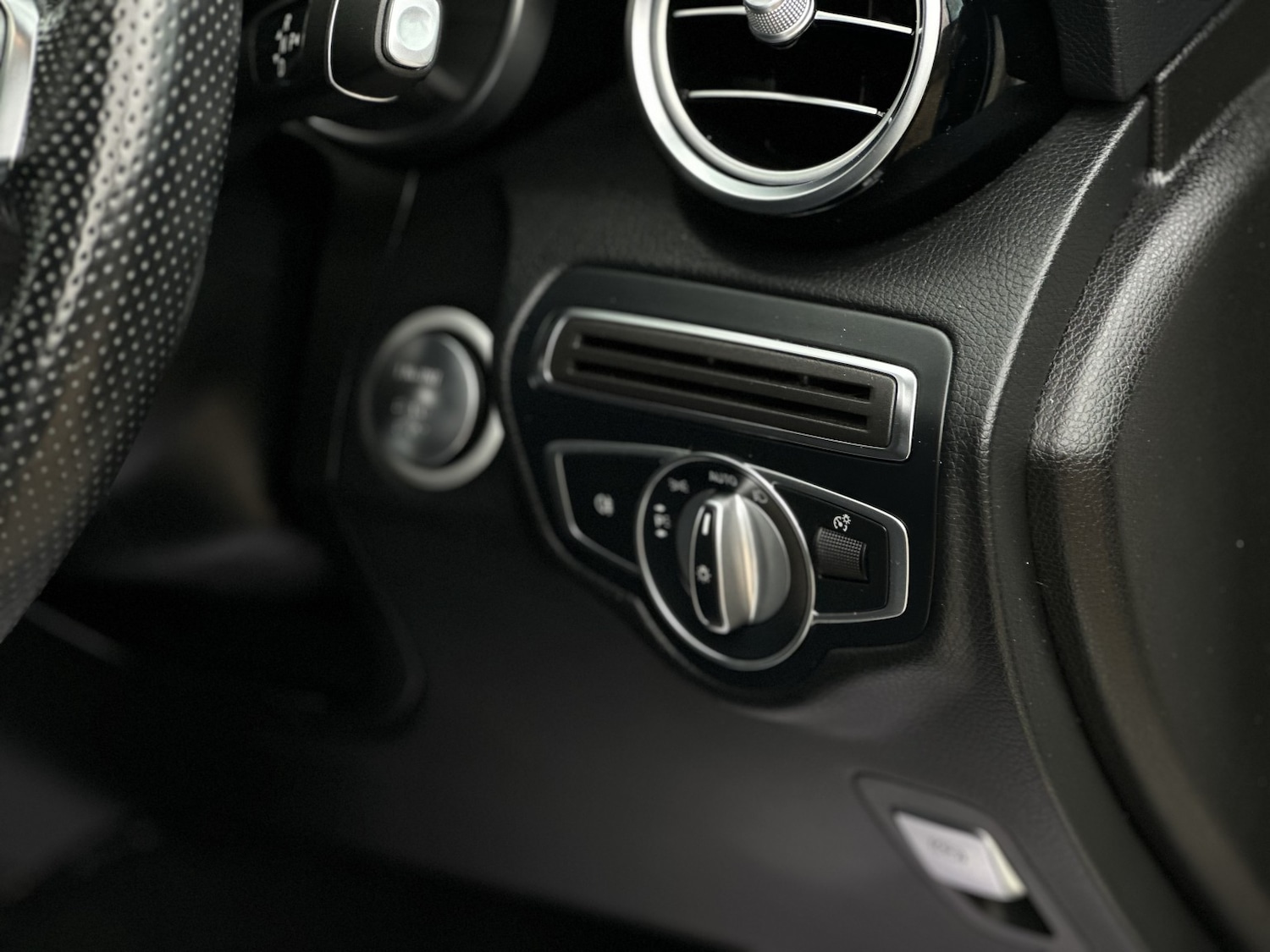 Used Mercedes-Benz GLC 2018 for sale - 76649851: Photo 31