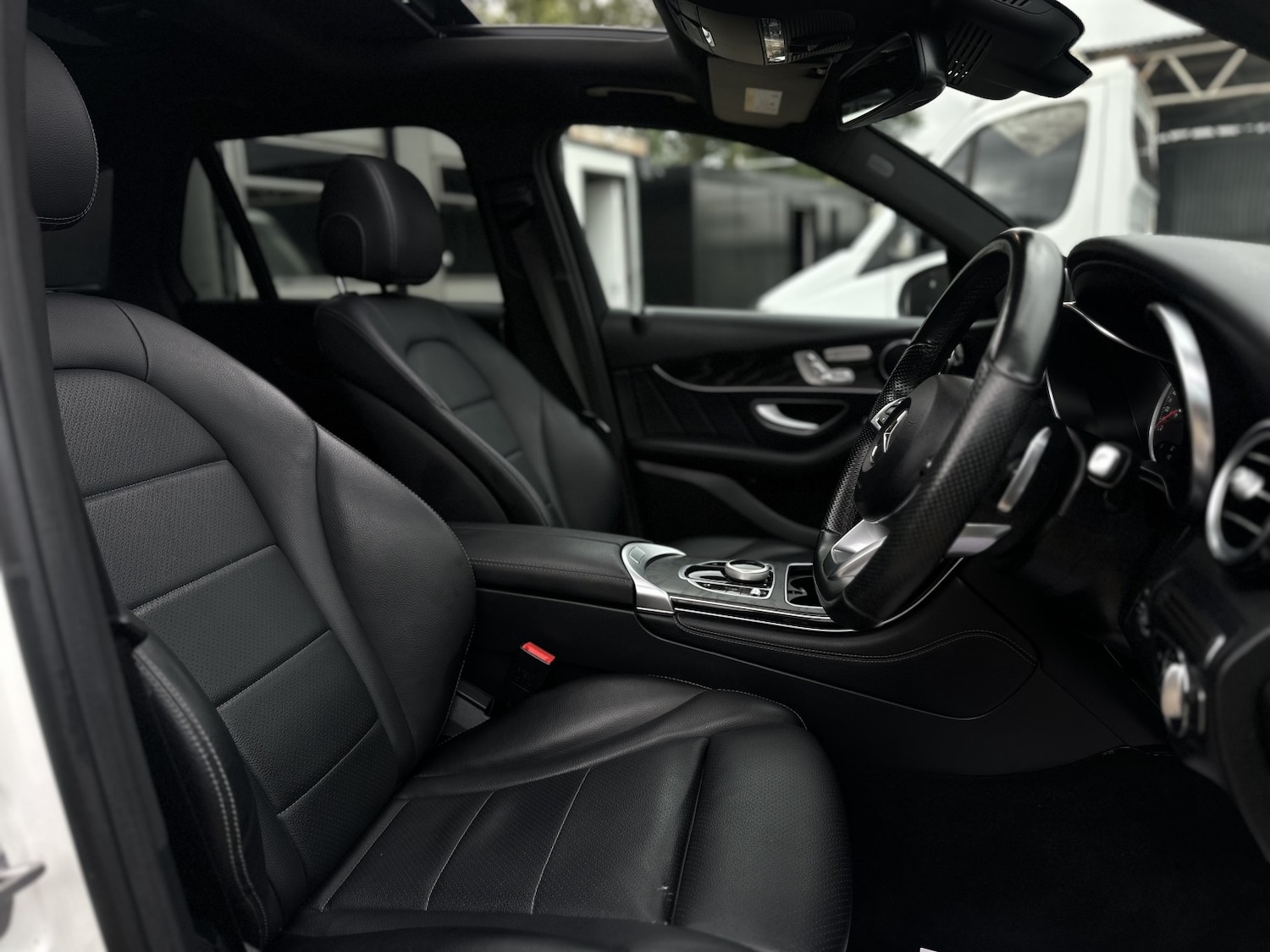 Used Mercedes-Benz GLC 2018 for sale - 76649851: Photo 8