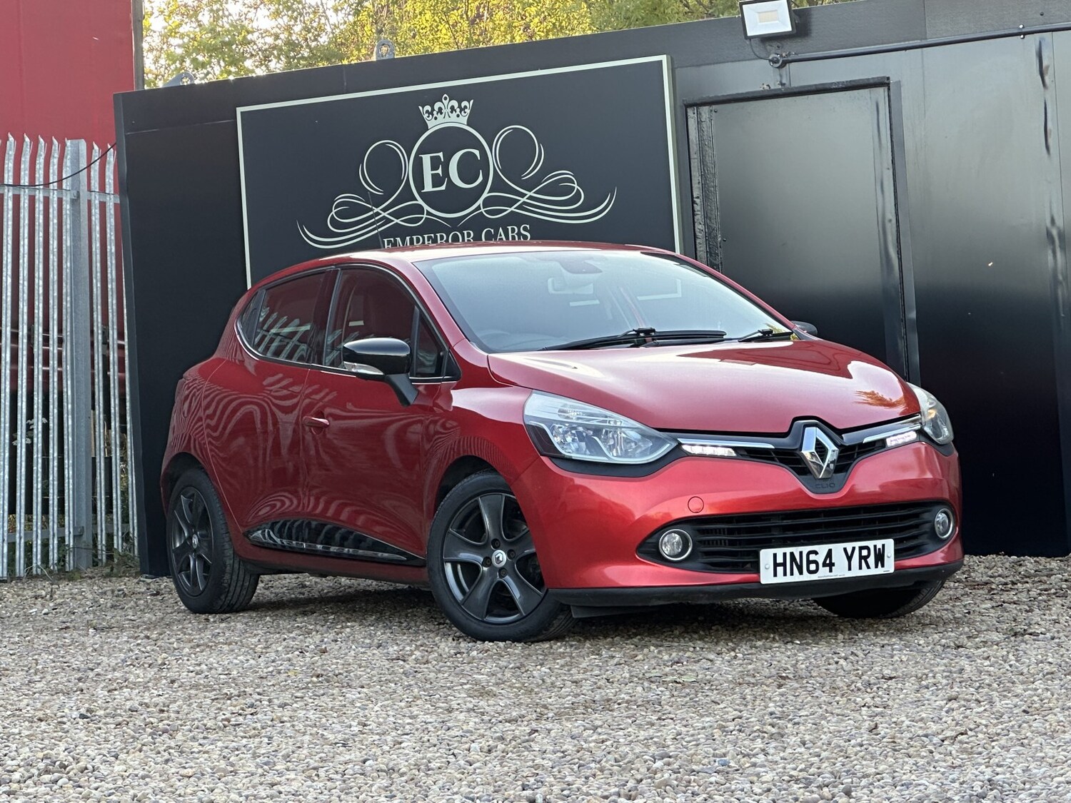 Used Renault Clio 2015 for sale - 76904672: Photo 11