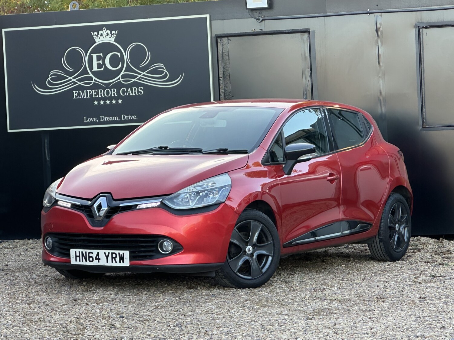 Used Renault Clio 2015 for sale - 76904672: Photo 32