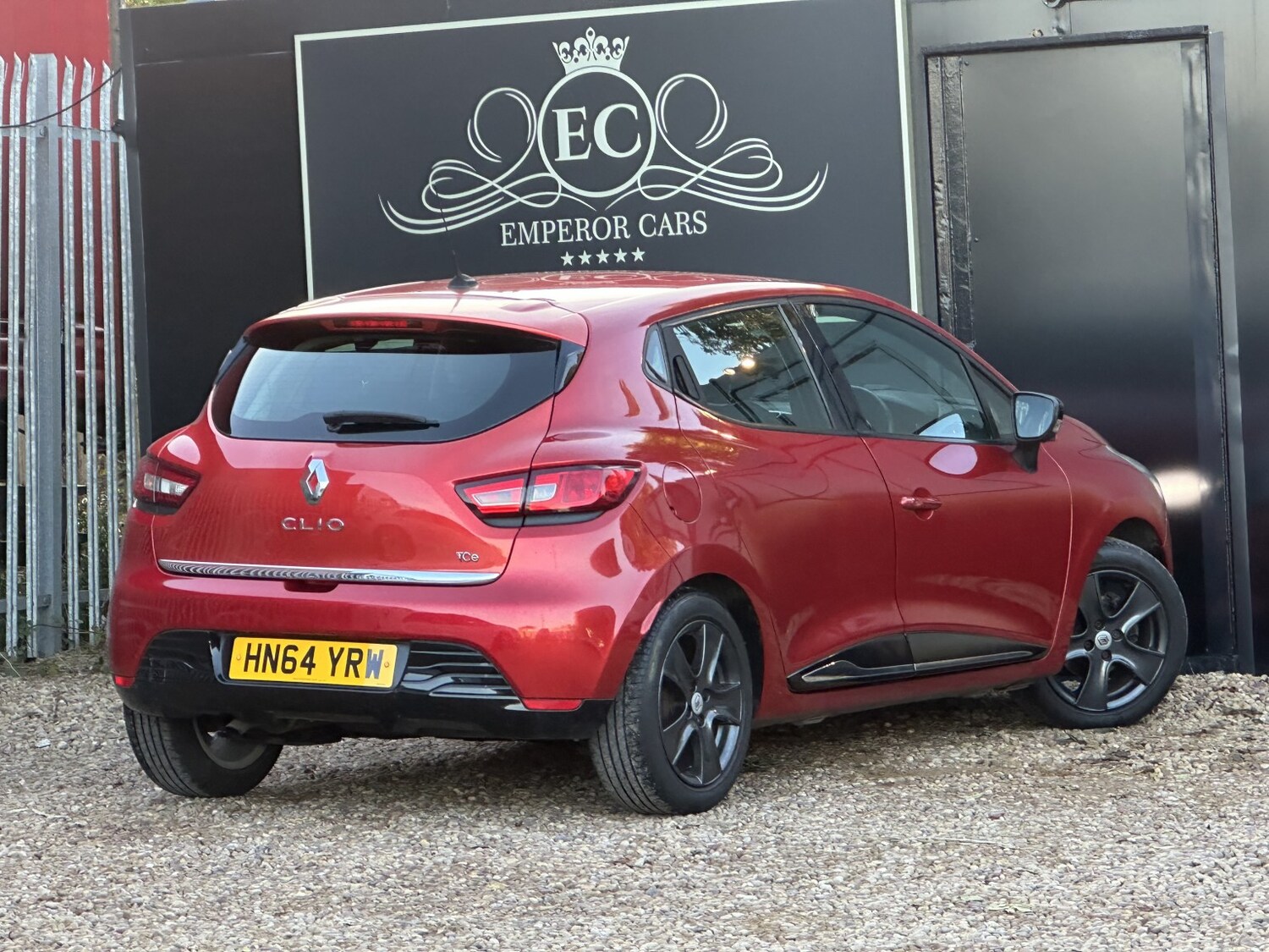 Used Renault Clio 2015 for sale - 76904672: Photo 58