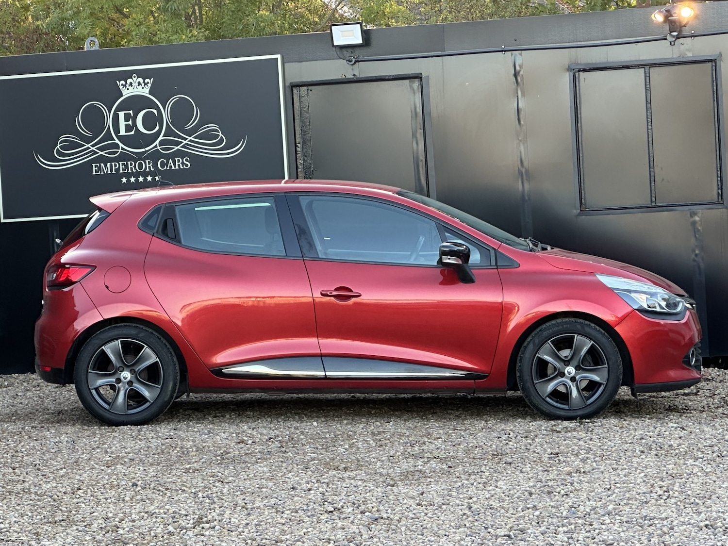 Used Renault Clio 2015 for sale - 76904672: Photo 61