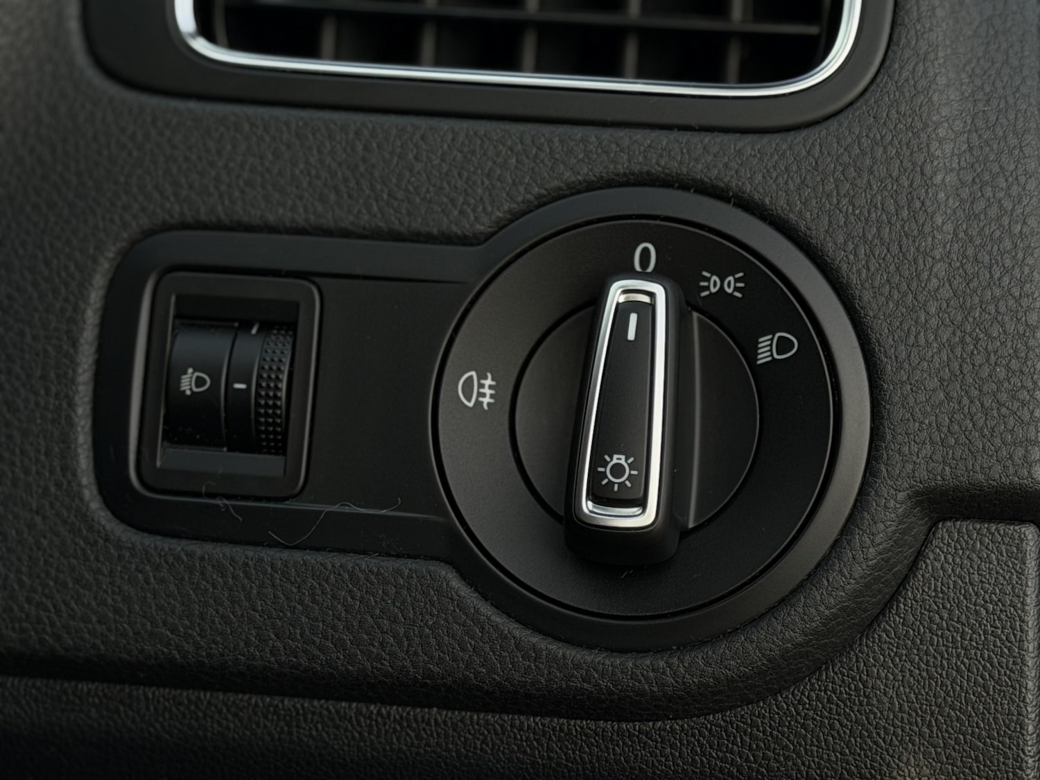 Used Volkswagen Polo 2015 for sale - 77528294: Photo 35