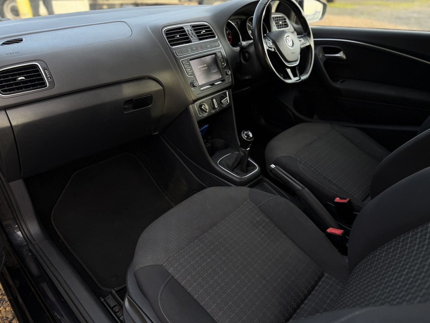 Used Volkswagen Polo 2015 for sale - 77528294: Photo 39