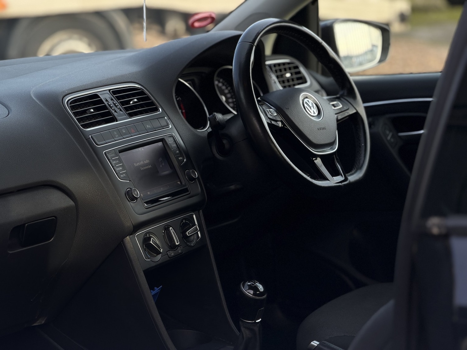 Used Volkswagen Polo 2015 for sale - 77528294: Photo 42