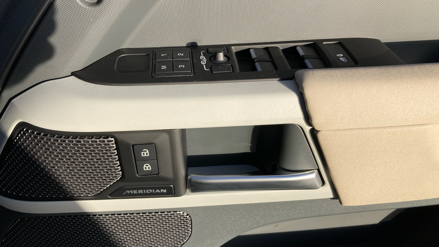 Used Land Rover Defender 2023 for sale - 76719182: Photo 44