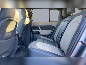 Used Land Rover Defender 2023 for sale - 76719182: Photo