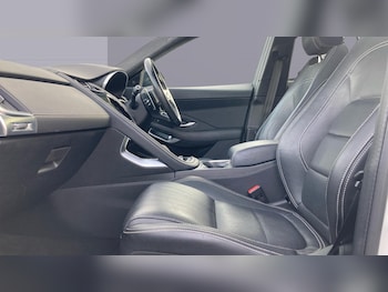 Used Jaguar E-Pace 2022 for sale - 77918427: Photo