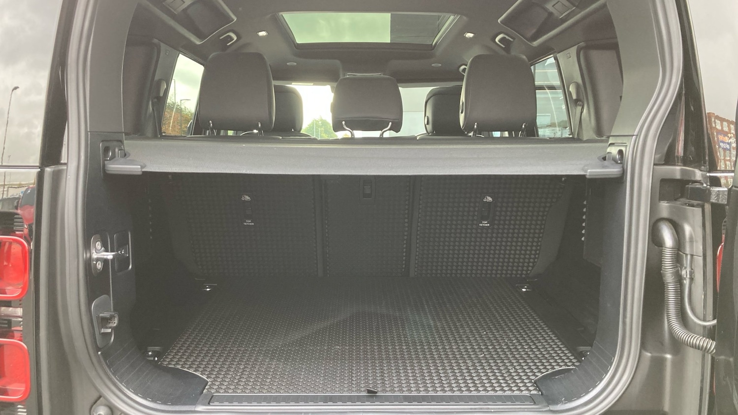 Used Land Rover Defender 2025 for sale - 76479479: Photo 10