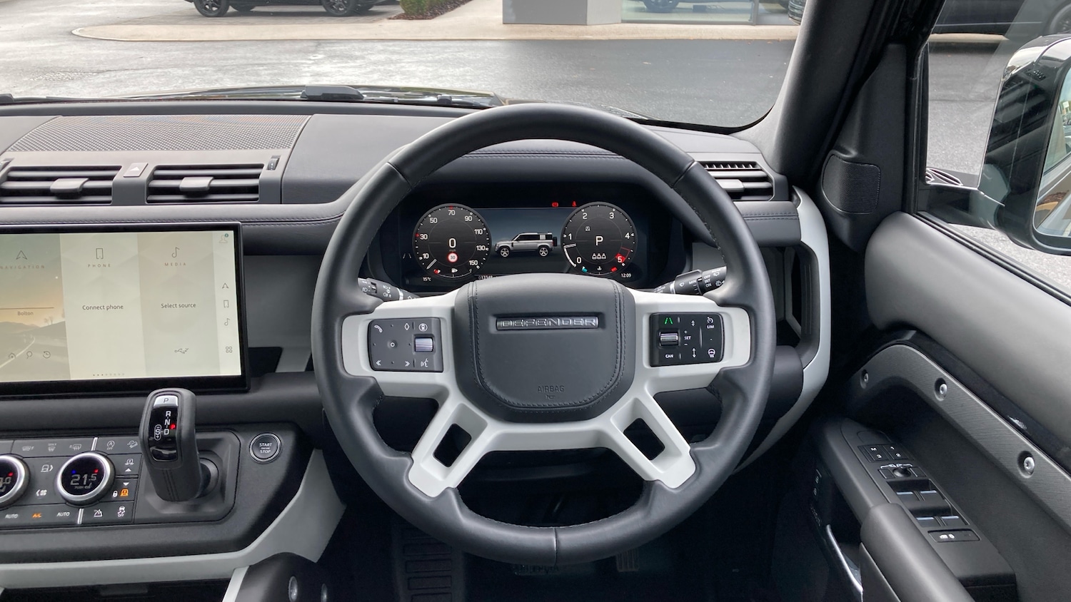 Used Land Rover Defender 2025 for sale - 76479479: Photo 15