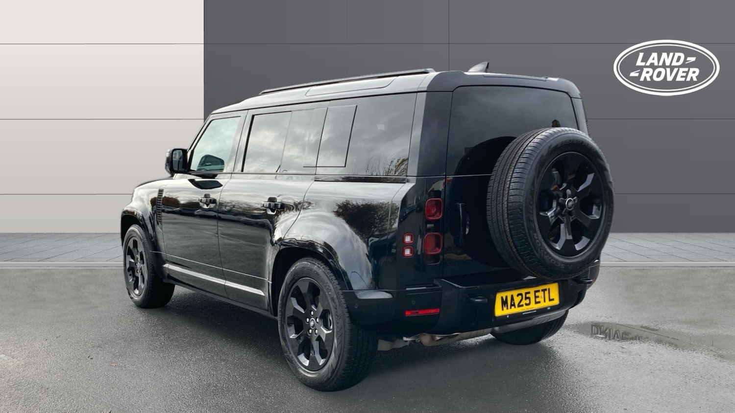 Used Land Rover Defender 2025 for sale - 76479479: Photo 2