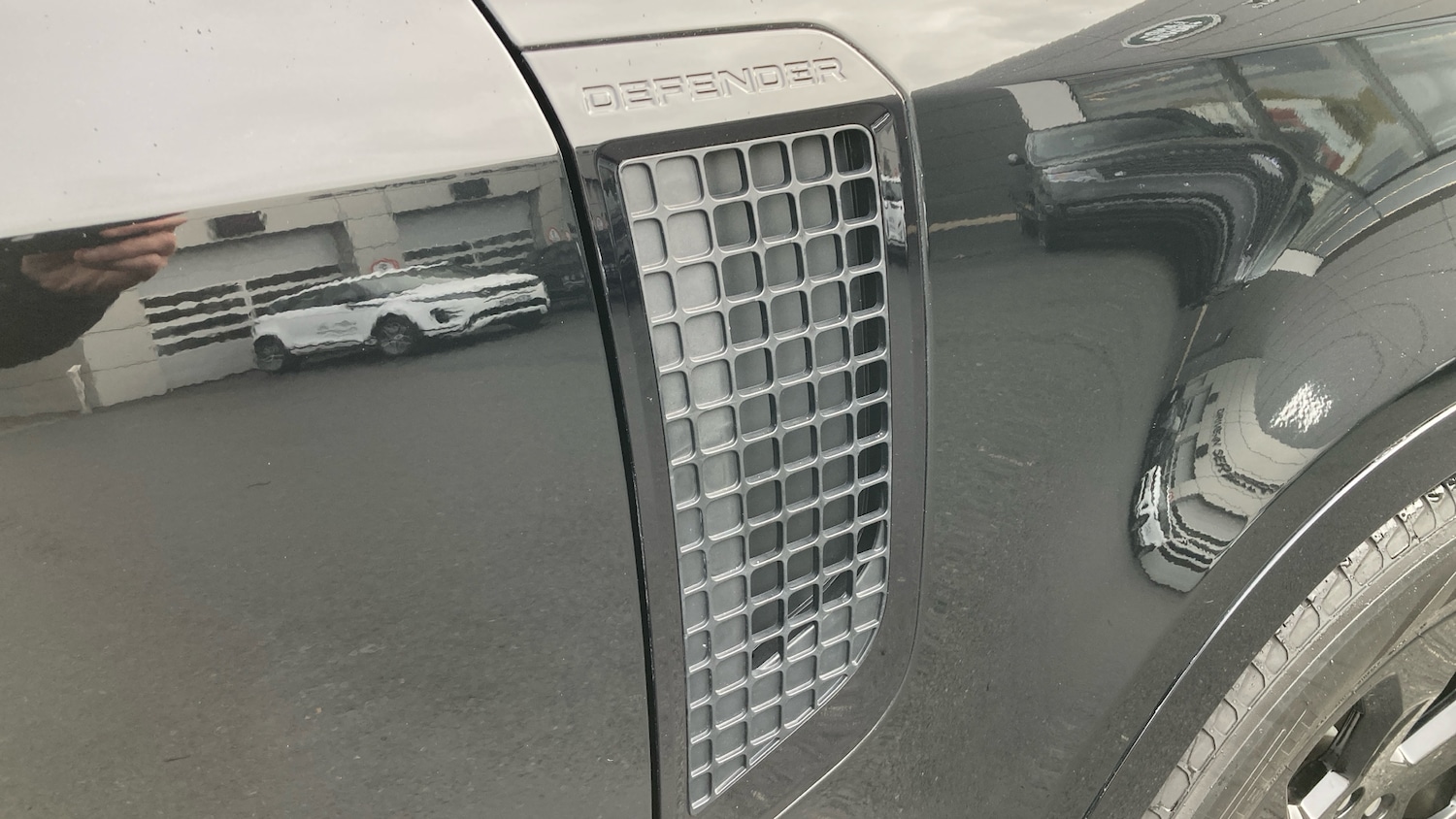 Used Land Rover Defender 2025 for sale - 76479479: Photo 24