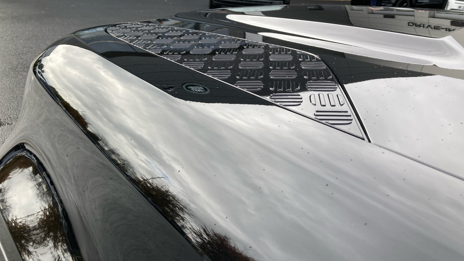 Used Land Rover Defender 2025 for sale - 76479479: Photo 25