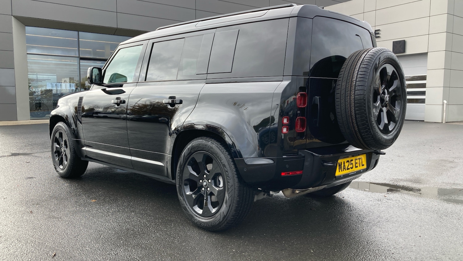 Used Land Rover Defender 2025 for sale - 76479479: Photo 40