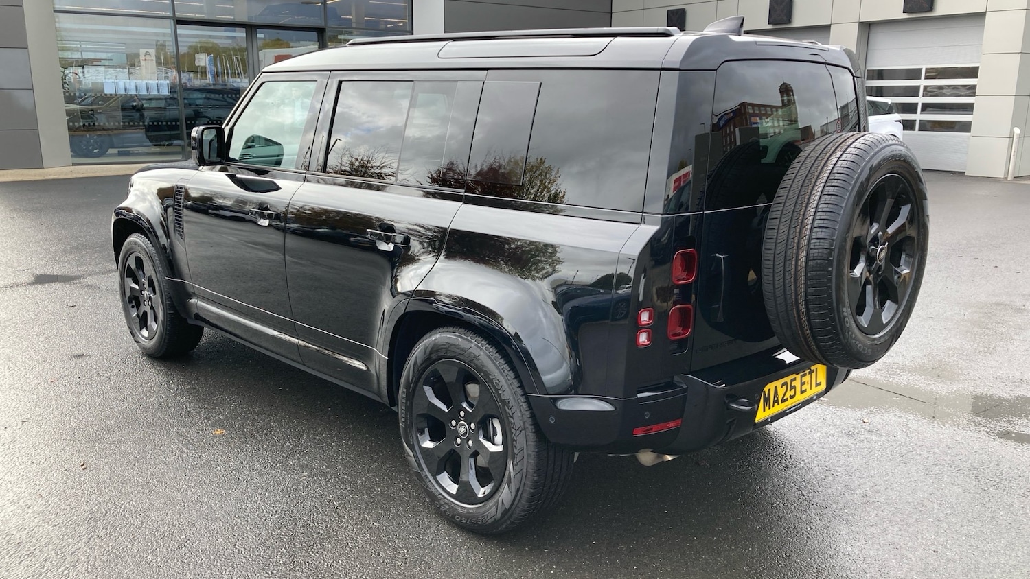 Used Land Rover Defender 2025 for sale - 76479479: Photo 41