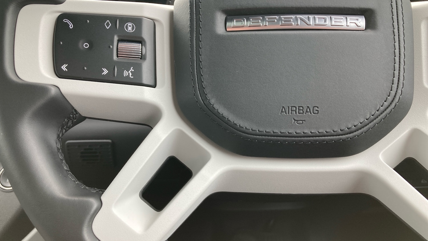 Used Land Rover Defender 2025 for sale - 76479479: Photo 43