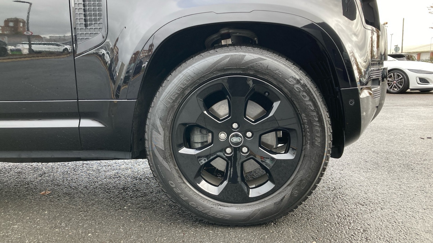 Used Land Rover Defender 2025 for sale - 76479479: Photo 8