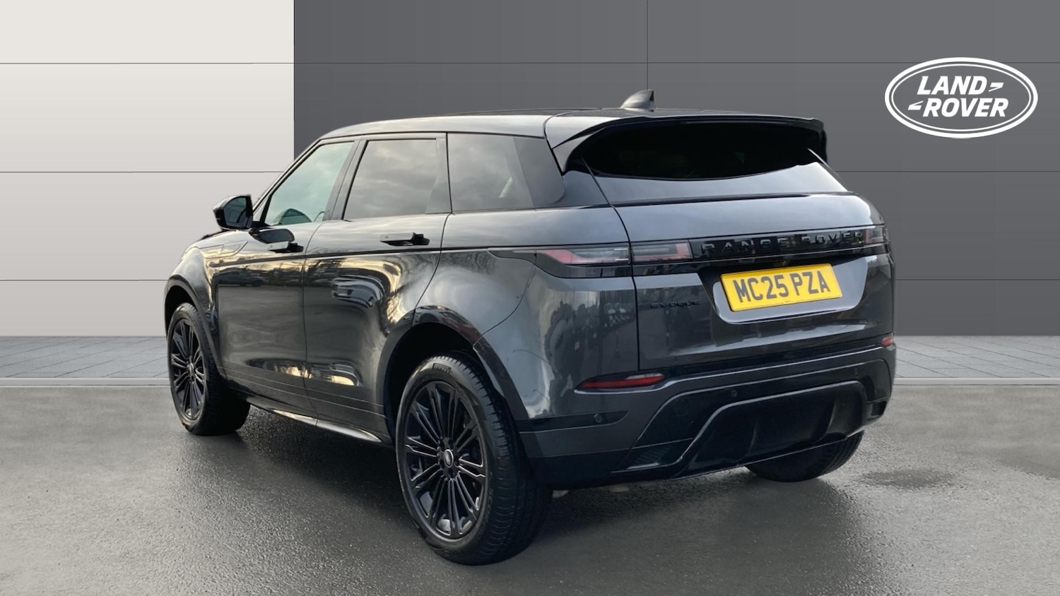 Used Land Rover Range Rover Evoque 2025 for sale - 77528047: Photo 2