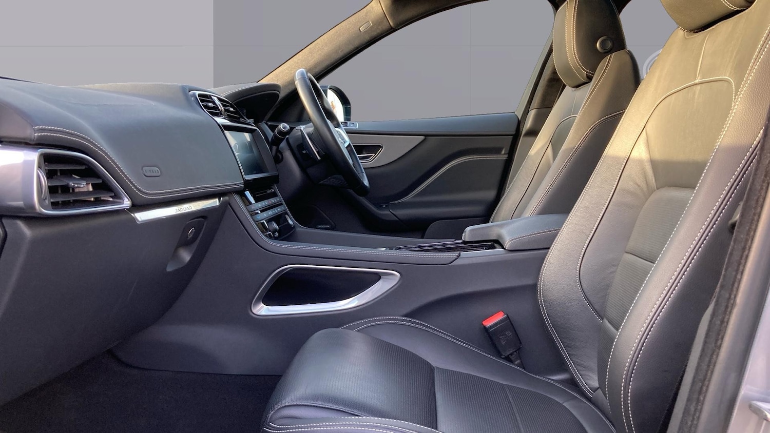 Used Jaguar F-Pace 2020 for sale - 76835360: Photo 3