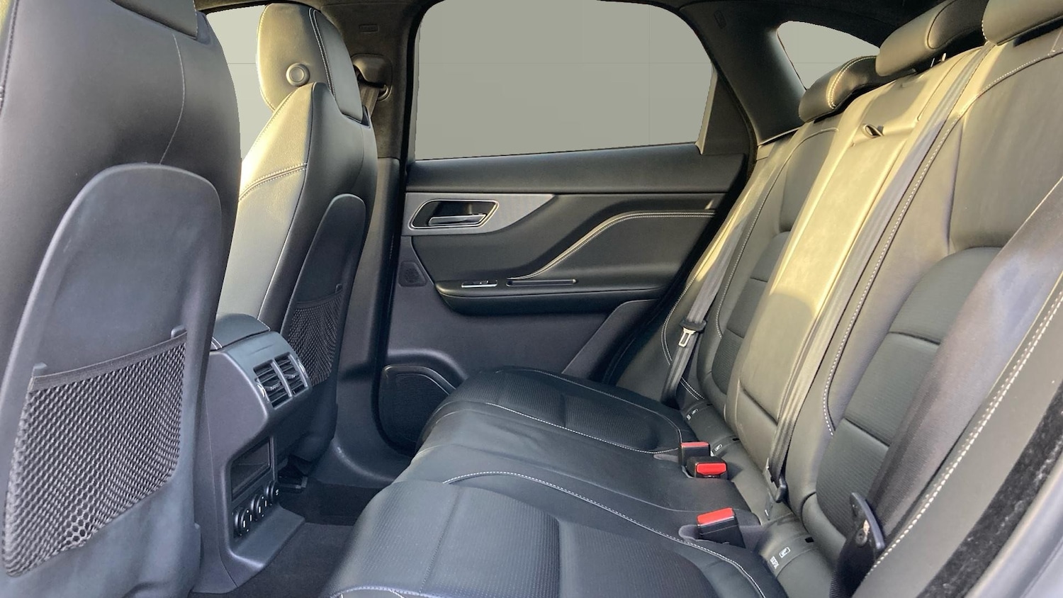 Used Jaguar F-Pace 2020 for sale - 76835360: Photo 4