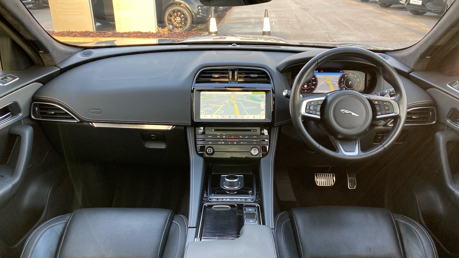 Used Jaguar F-Pace 2020 for sale - 76835360: Photo 9