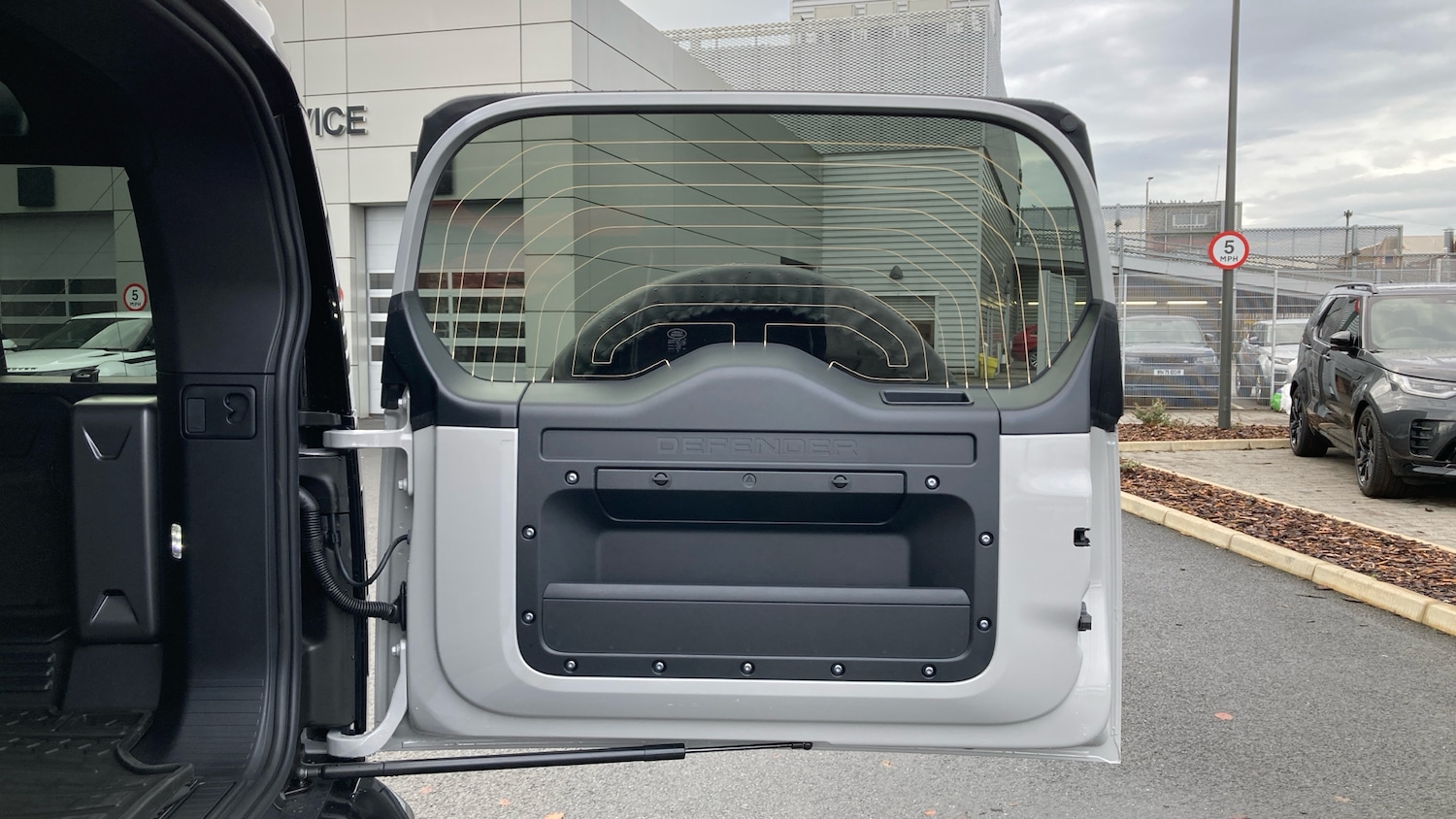 Used Land Rover Defender 2025 for sale - 77285432: Photo 27