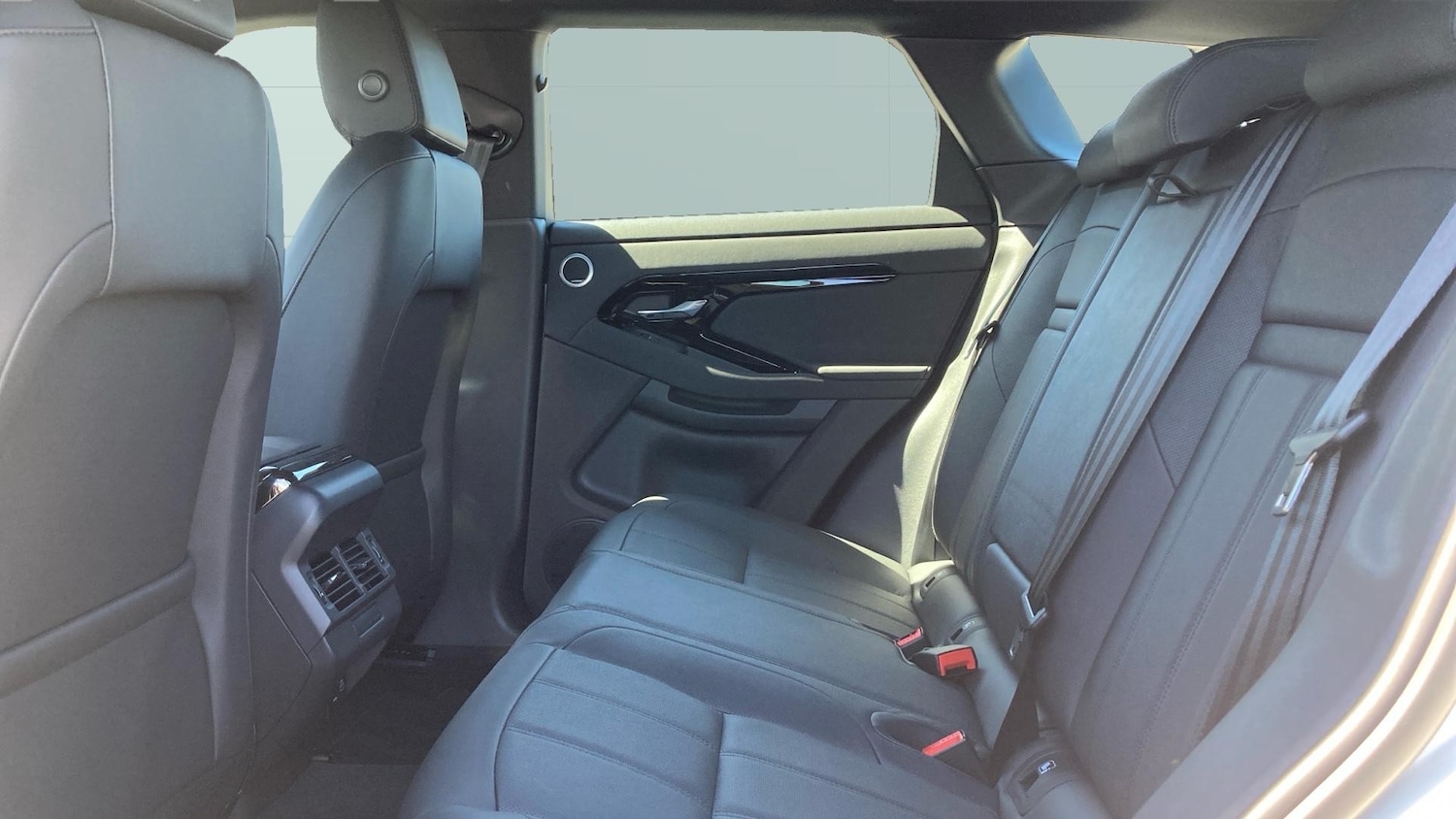 Used Land Rover Range Rover Evoque 2025 for sale - 77106388: Photo 4