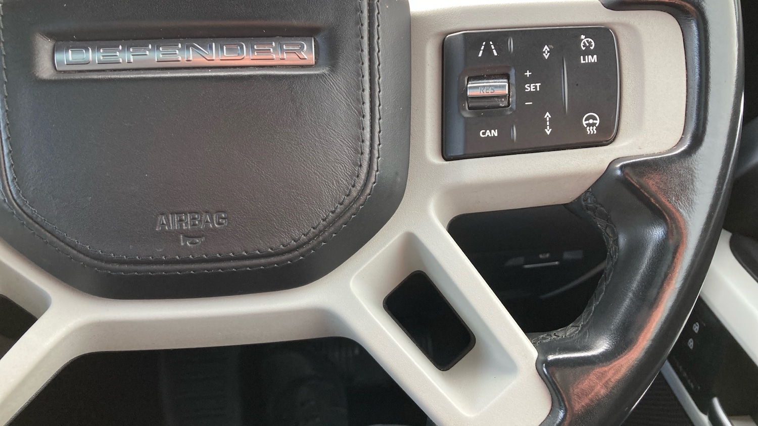 Used Land Rover Defender 2021 for sale - 76355424: Photo 44