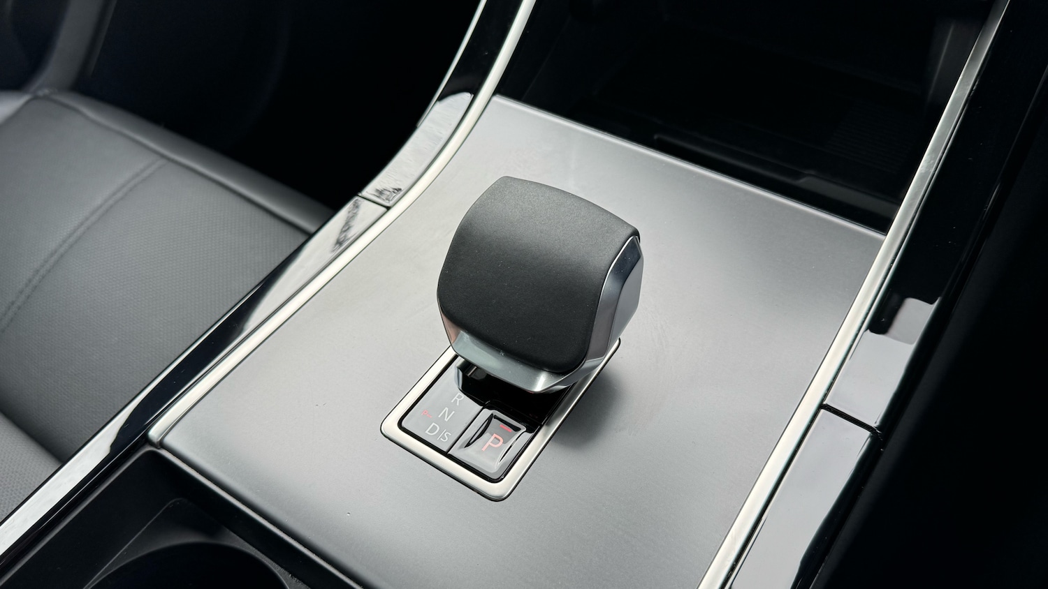 Used Land Rover Range Rover Velar 2025 for sale - 77326708: Photo 13