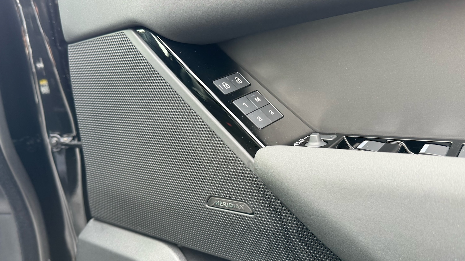 Used Land Rover Range Rover Velar 2025 for sale - 77326708: Photo 34